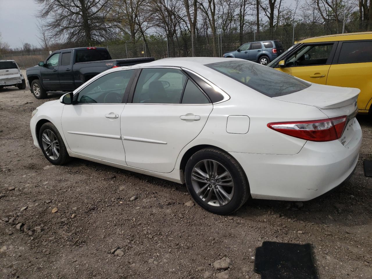 Toyota Camry le 2016