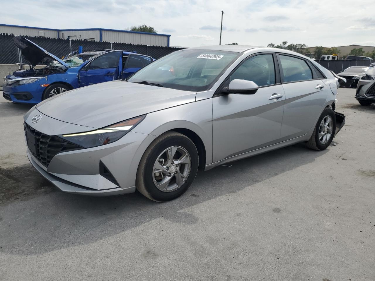HYUNDAI ELANTRA SE