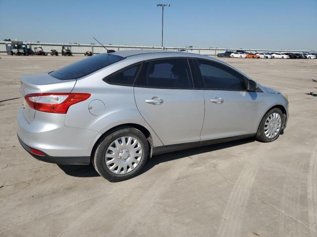Vin: 1fahp3f23cl174243, lot: 52247595, ford focus se 20123