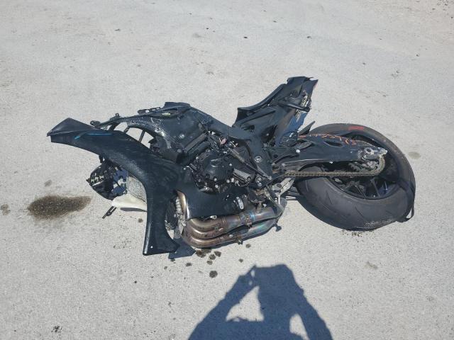 YAMAHA YZFR1 2023 black  gas JYARN66E1PA002905 photo #1