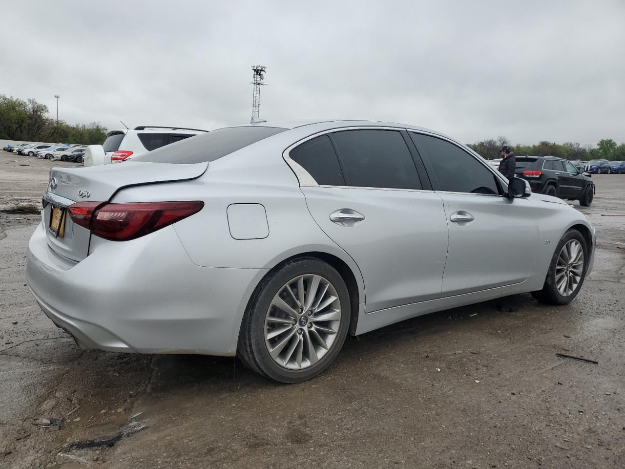 INFINITI Q50 LUXE