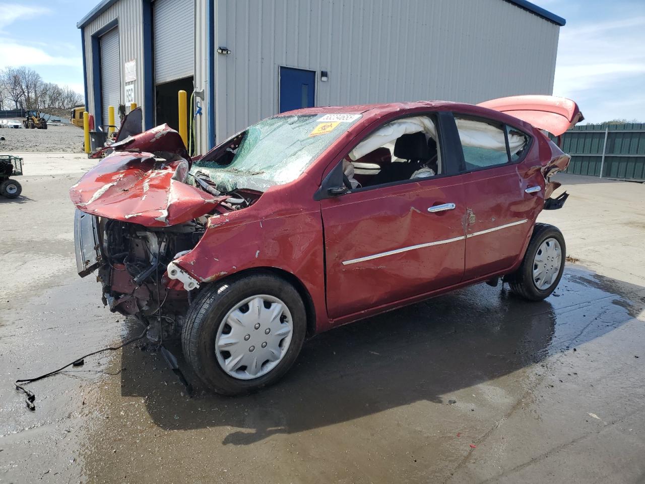NISSAN VERSA S