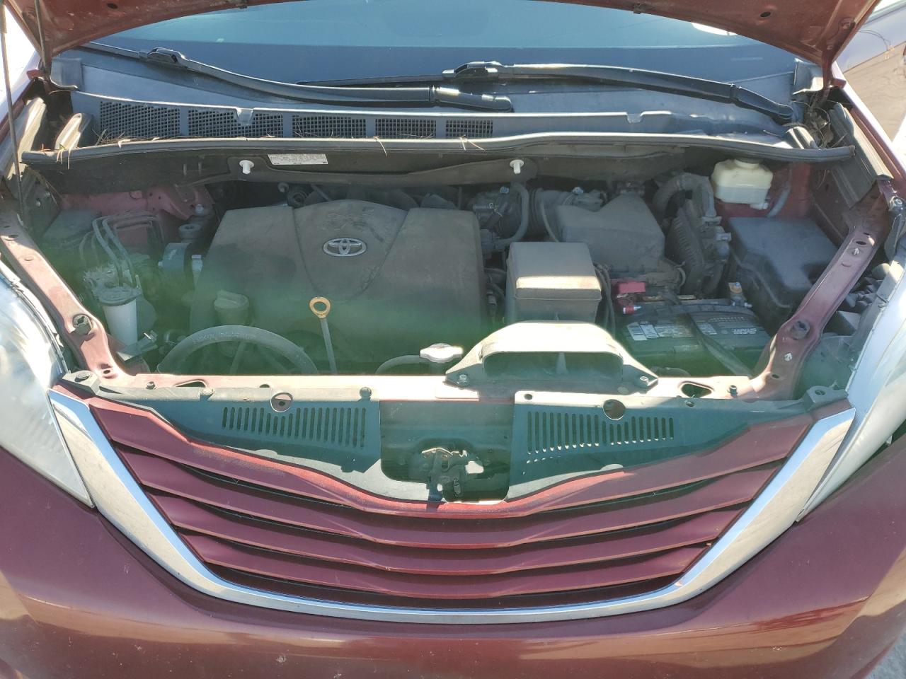 Lot #3270824435 2017 TOYOTA SIENNA LE