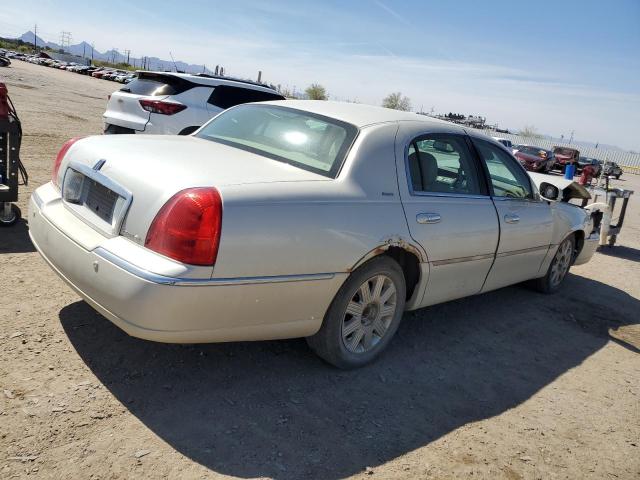 LINCOLN TOWN CAR U 2004 beige  gas 1LNHM83W94Y631516 photo #4