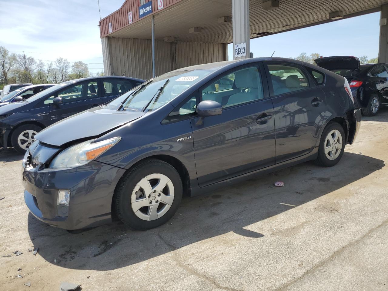 TOYOTA PRIUS