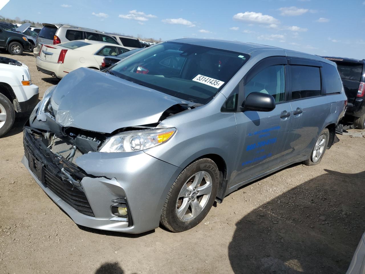 TOYOTA SIENNA L