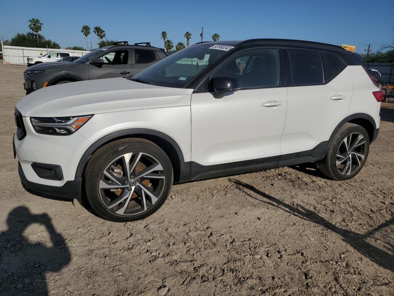 VOLVO XC40 T4 R-DESIGN