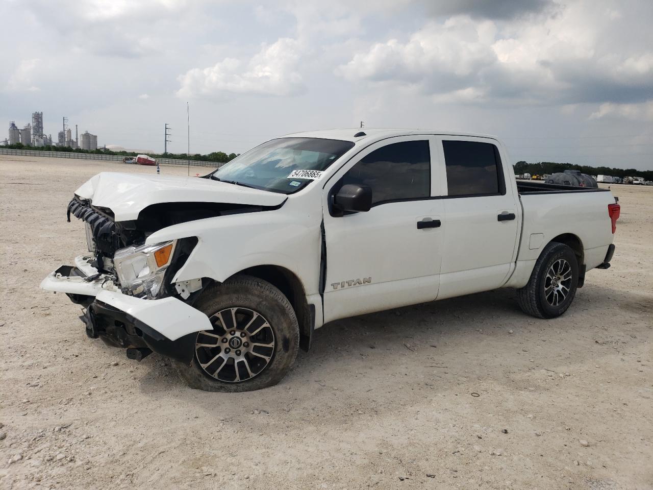 NISSAN TITAN S