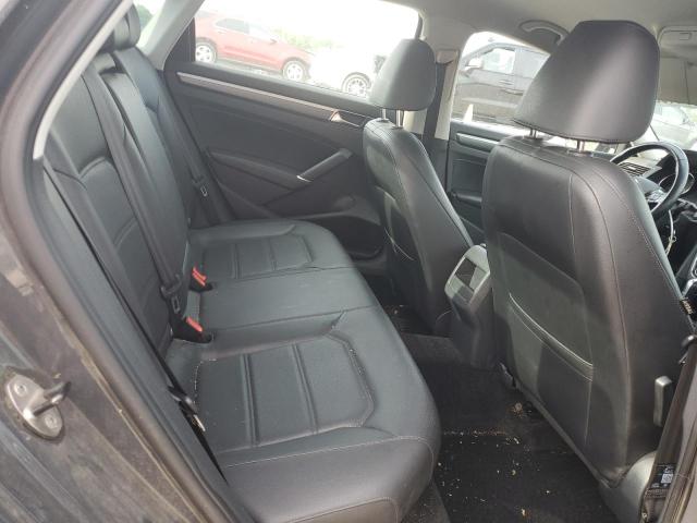 2017 VOLKSWAGEN PASSAT R-L - 1VWDT7A37HC075389