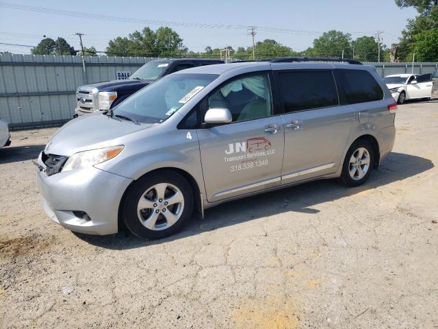 TOYOTA SIENNA LE