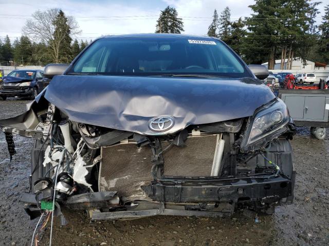 2017 TOYOTA SIENNA SE 5TDXZ3DC3HS800469