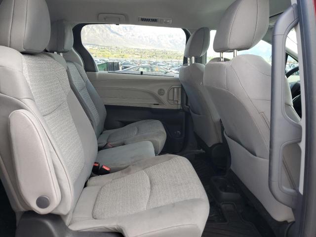 2022 TOYOTA SIENNA LE 5TDKRKEC6NS107295