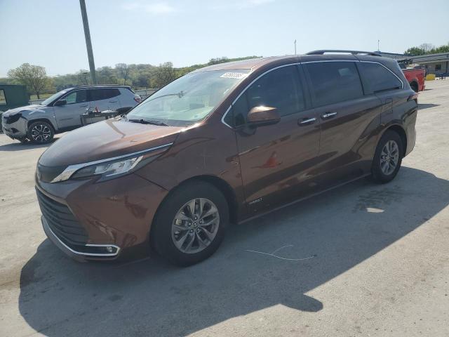TOYOTA SIENNA XLE