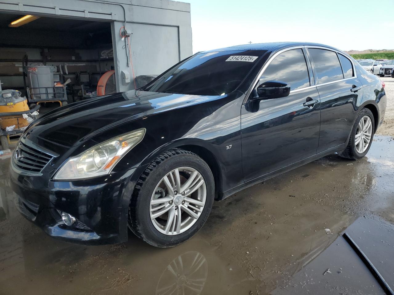 INFINITI Q40