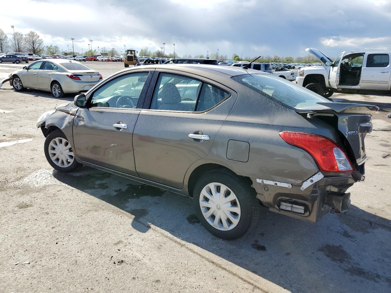 NISSAN VERSA S