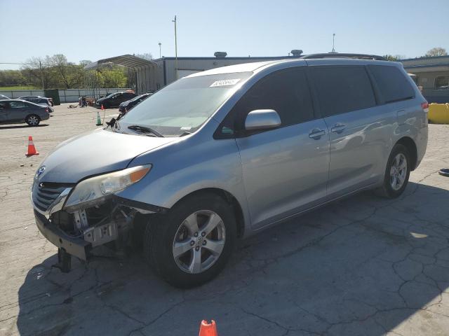 TOYOTA SIENNA LE