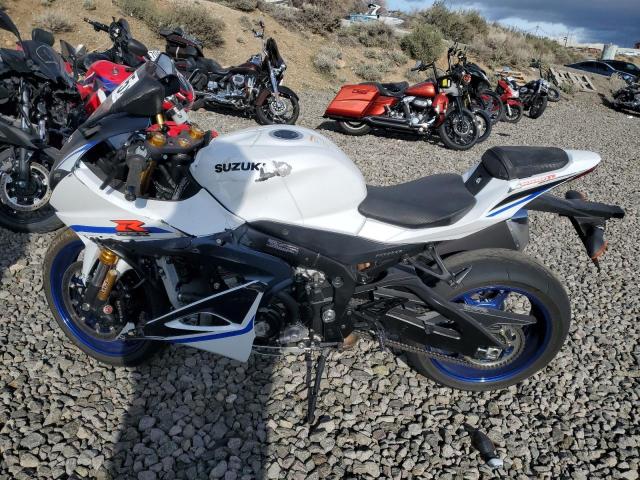 SUZUKI GSX-R1000 2023 white  gas JS1DM11H4P7100226 photo #4