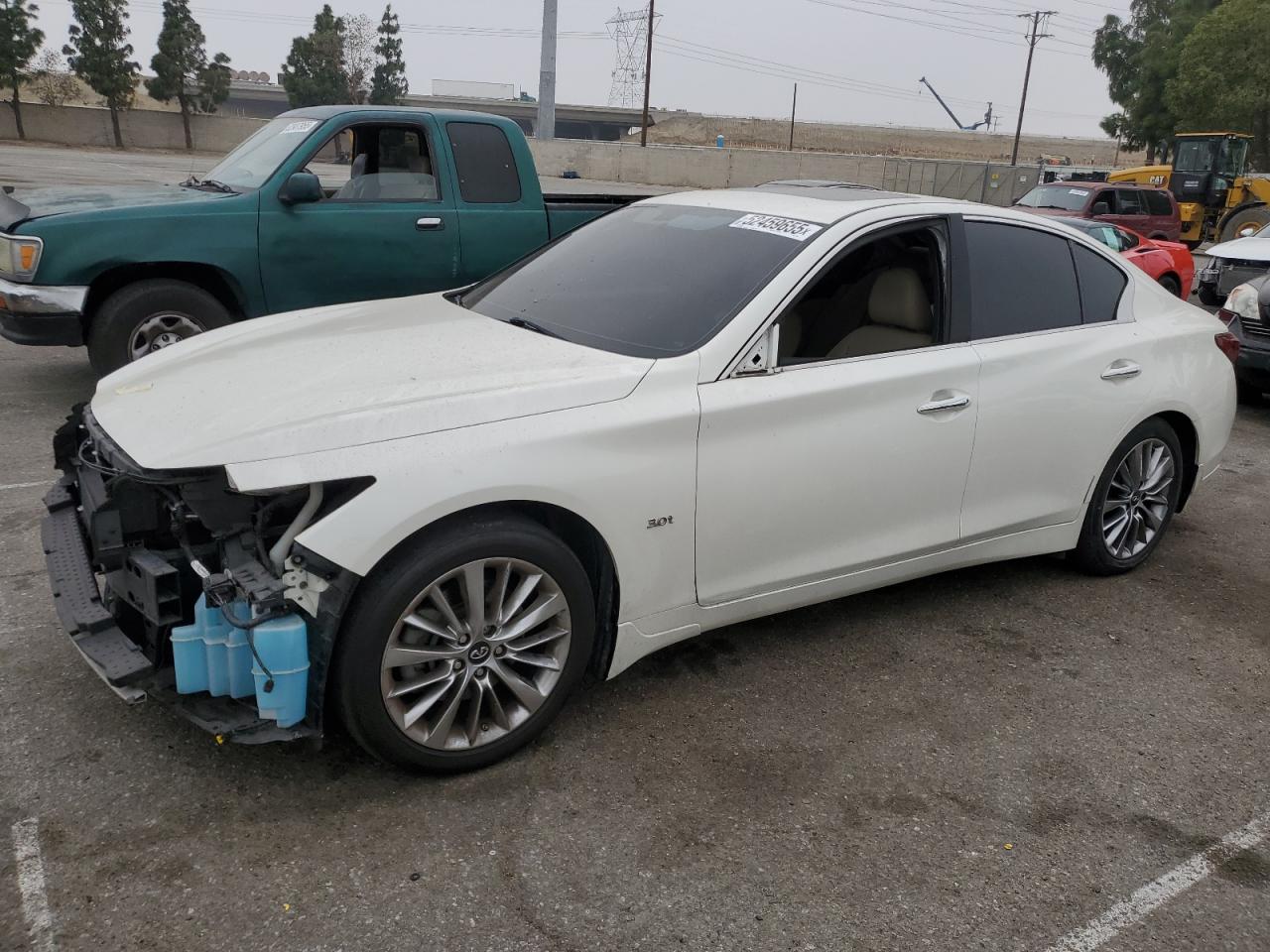INFINITI Q50 LUXE