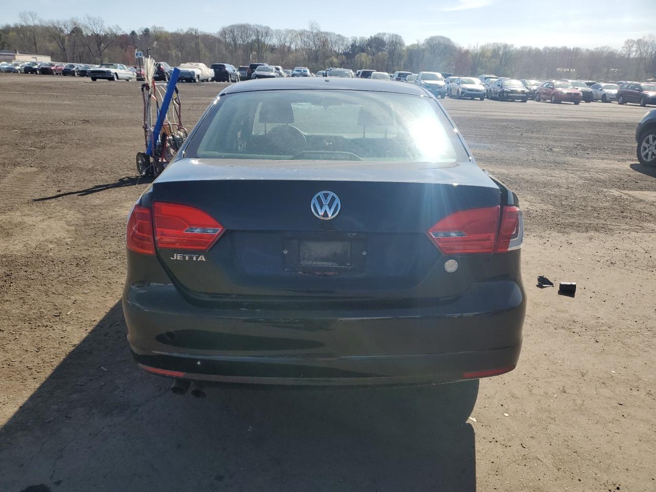 VOLKSWAGEN JETTA BASE
