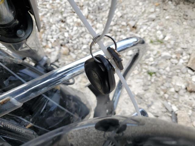 2011 HARLEY-DAVIDSON FLHTK - 1HD1KEM17BB670553