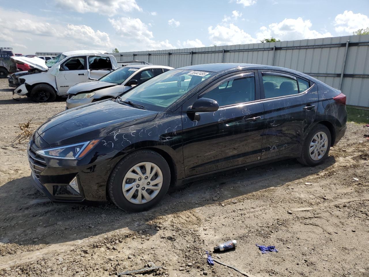 HYUNDAI ELANTRA SE