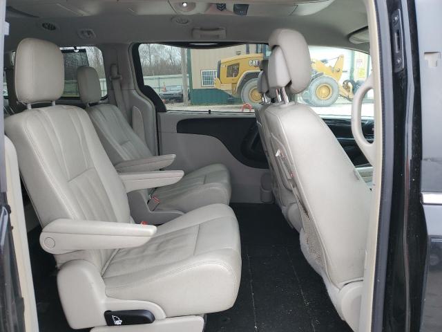 2016 CHRYSLER TOWN & COU - 2C4RC1CG1GR233124