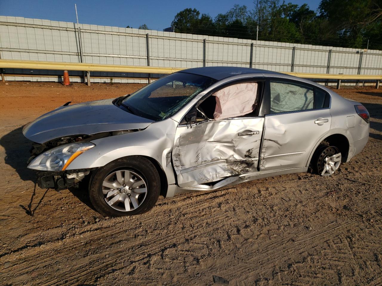 NISSAN ALTIMA BASE