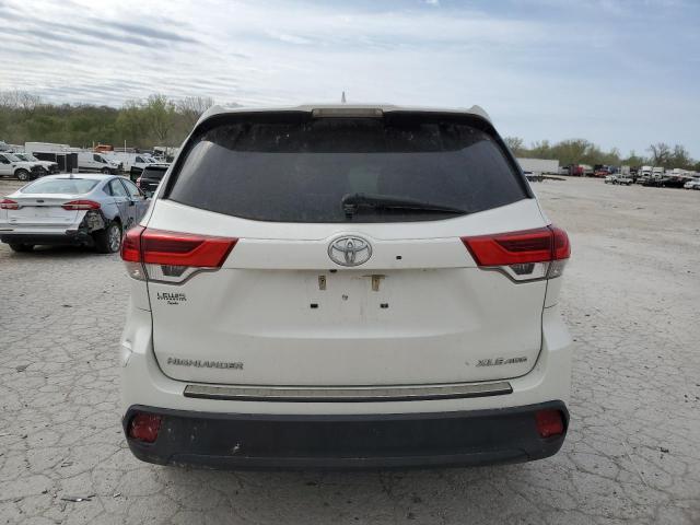 2019 TOYOTA HIGHLANDER SE 5TDJZRFH1KS598076