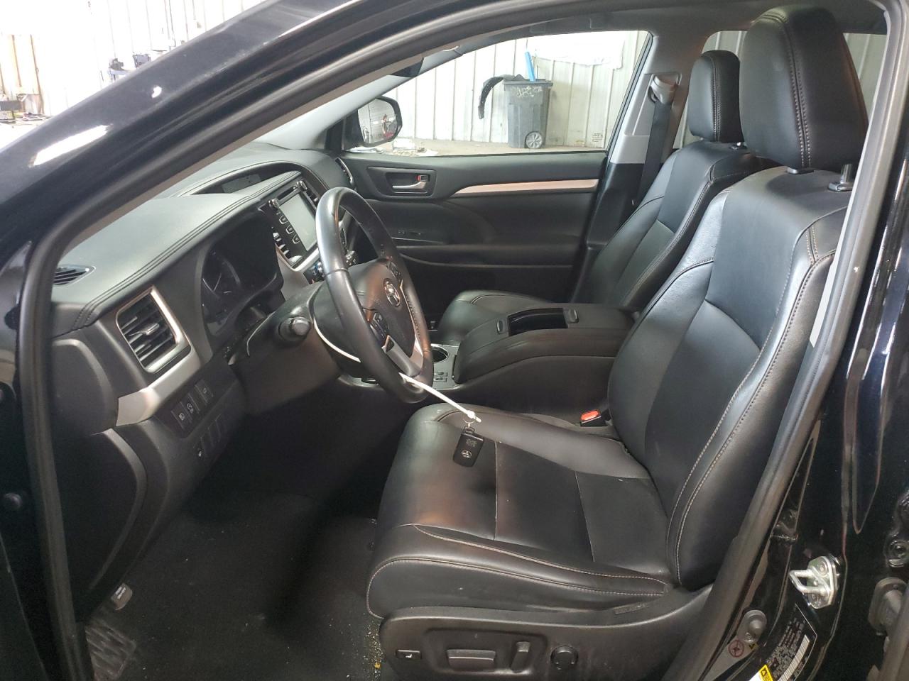 TOYOTA HIGHLANDER SE
