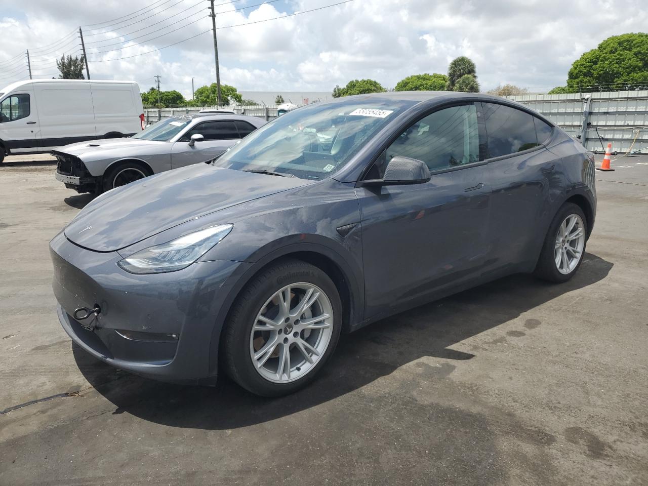 TESLA MODEL Y