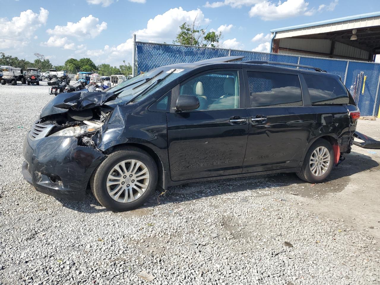 TOYOTA SIENNA XLE
