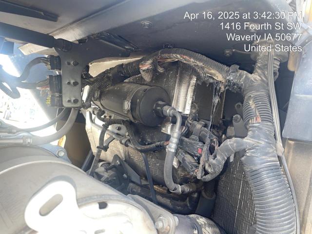 JOHN DEERE 320 2020 1T0320GKLLJ371548 photo #3