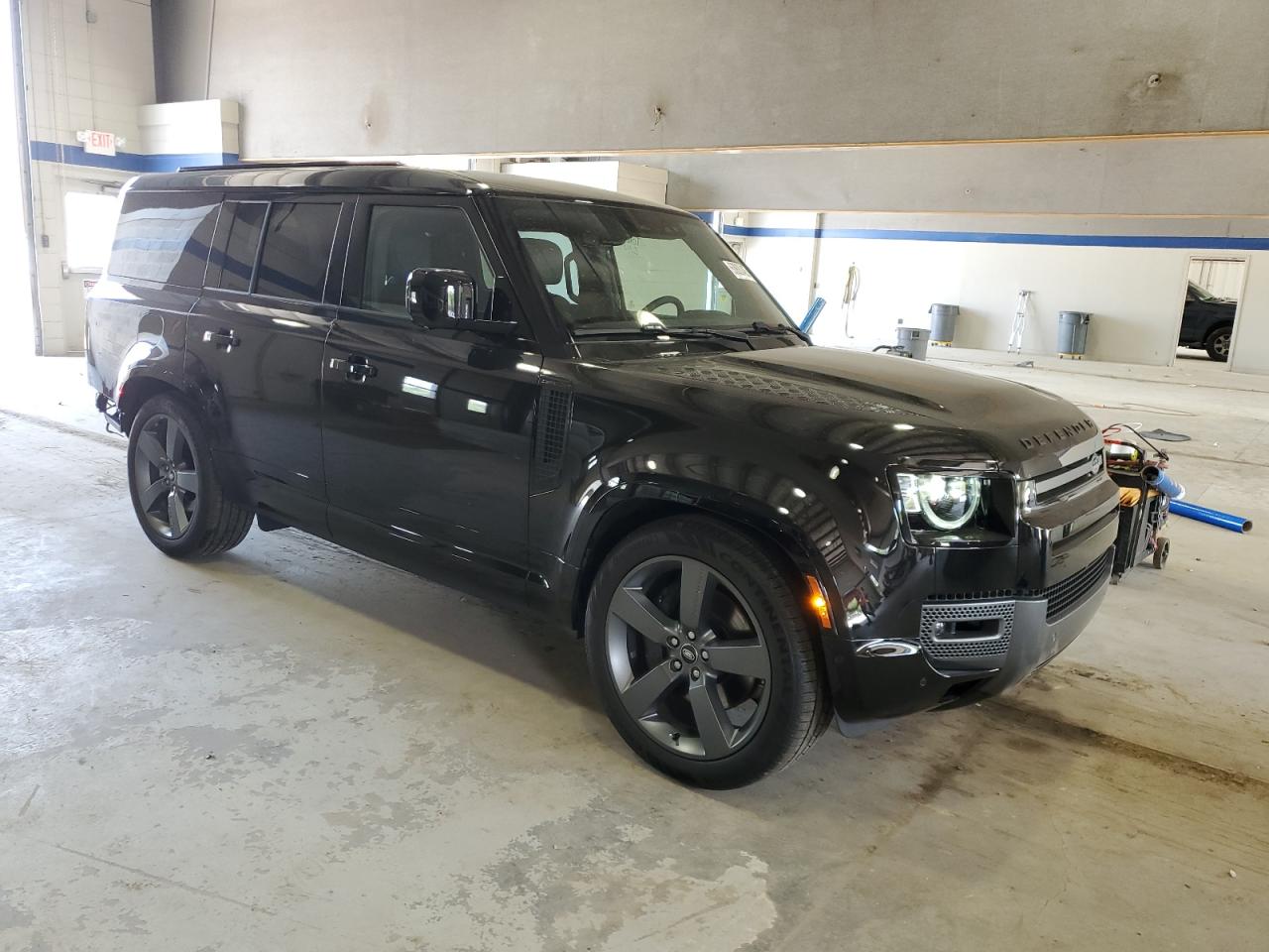 LAND ROVER DEFENDER 130 OUTBOUND