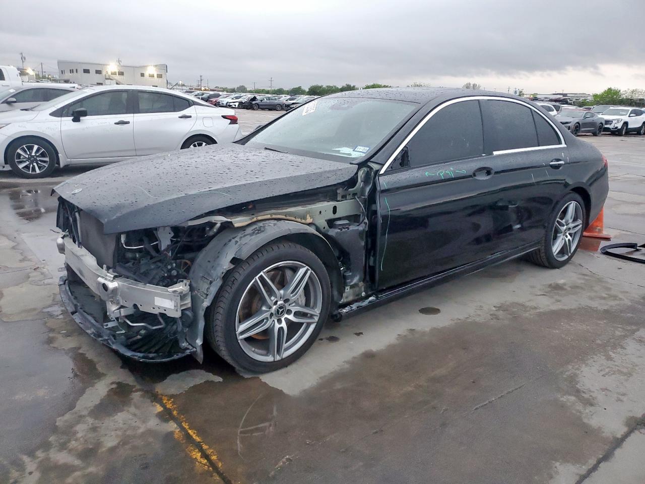 MERCEDES-BENZ E-CLASS 300