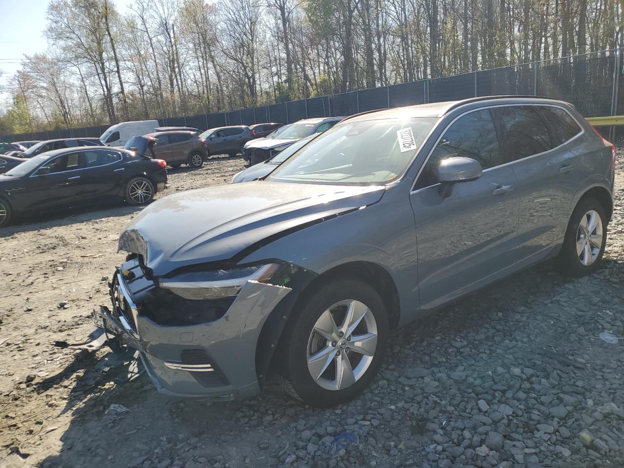 VOLVO XC60 B5 MOMENTUM