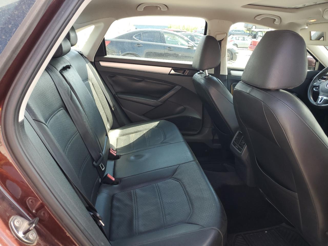 VOLKSWAGEN PASSAT SE