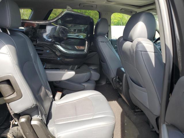 2019 BUICK ENCLAVE ES 5GAERBKW4KJ135652