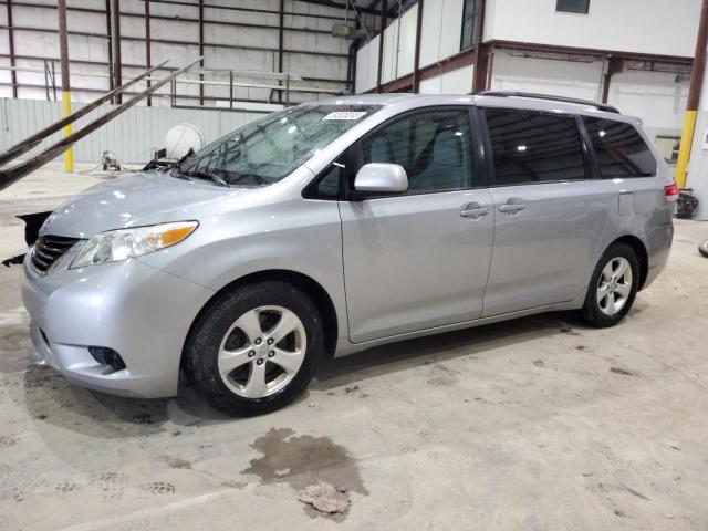 TOYOTA SIENNA LE