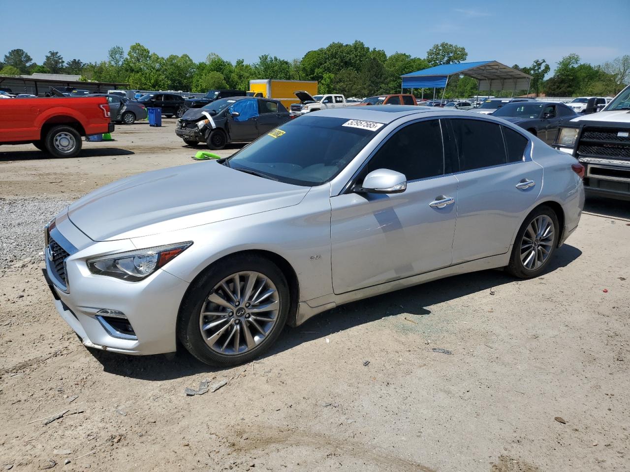 INFINITI Q50 LUXE