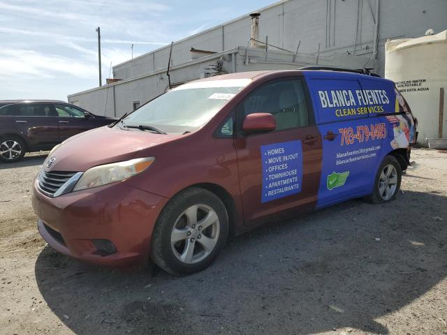TOYOTA SIENNA LE