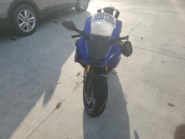 YAMAHA YZFR6 2018 blue  gas JYARJ28E0JA002452 photo #3