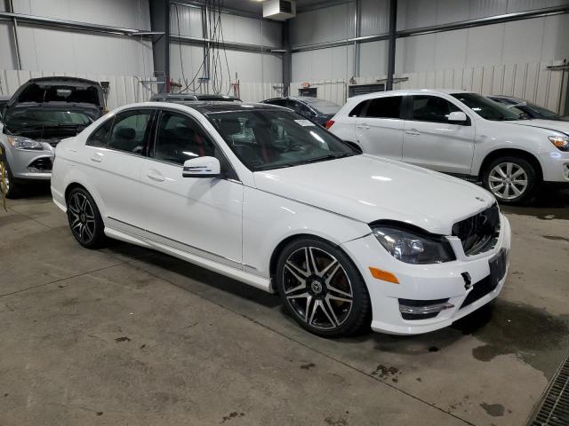 Vin: wddgf8ab6dr250586, lot: 51976775, mercedes-benz c-class 300 4matic 20134