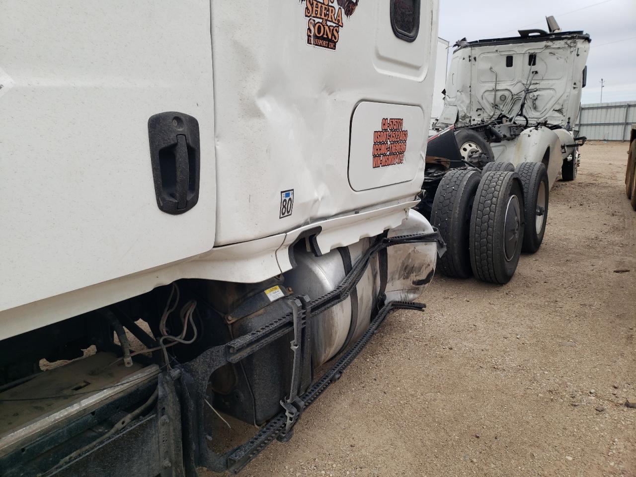 Lot #3254642173 2021 FREIGHTLINER CASCADIA