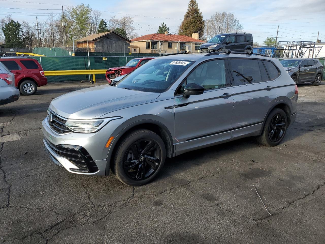 VOLKSWAGEN TIGUAN SE R-LINE BLACK