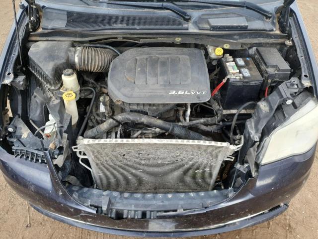2011 CHRYSLER TOWN & COU - 2A4RR8DG7BR676225