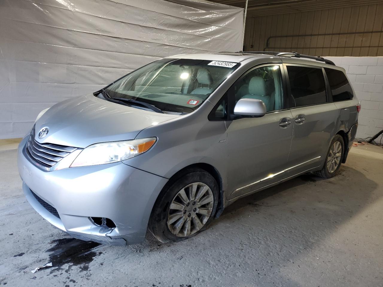 TOYOTA SIENNA XLE