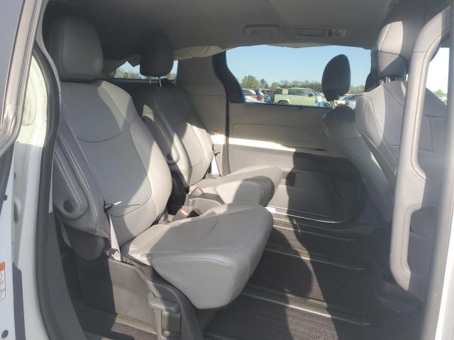 2022 TOYOTA SIENNA XLE 5TDJSKFC4NS056541