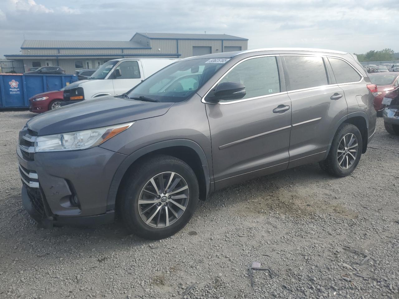 TOYOTA HIGHLANDER SE