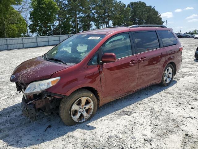 TOYOTA SIENNA LE