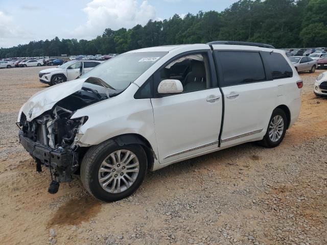TOYOTA SIENNA XLE